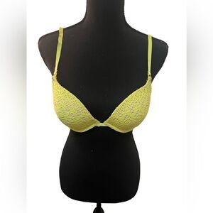 Victoria’s Secret Push Up Bra 34C READ DESCRIPTION